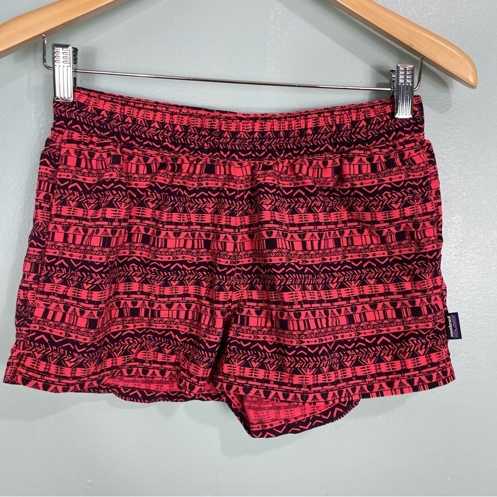 Patagonia Womens Barely Baggie Shorts 2.5" Red Tribal Aztec Sz S